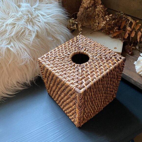 Square Vintage Rattan Tissue Box Cover - Boho Shabby Chic Home Decor - Picture 1 of 6